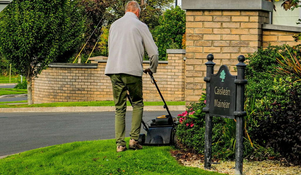 Paras akkuruohonleikkuri testi