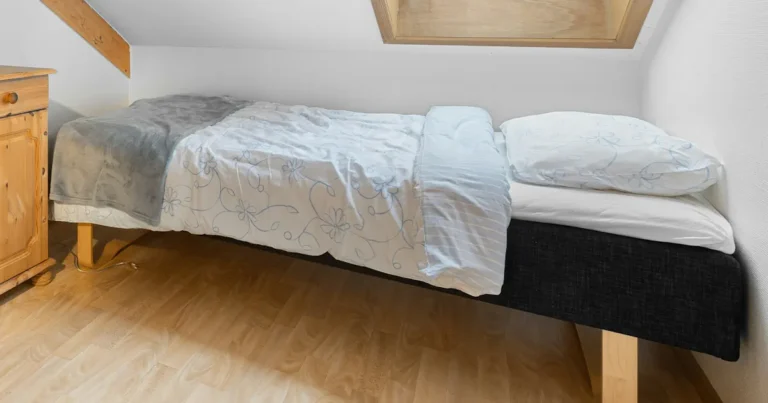 sängyssä petauspatja