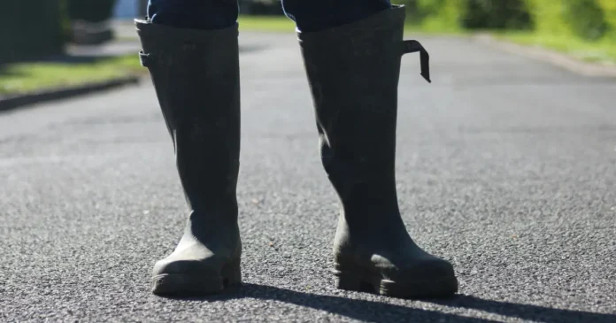 turvasaappaat-jalassa turvasaappaat jalassa