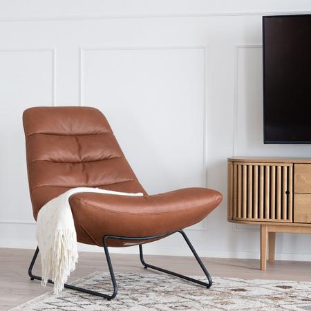 Mesi nojatuoli konjakki Kentucky 9, mustat jalat