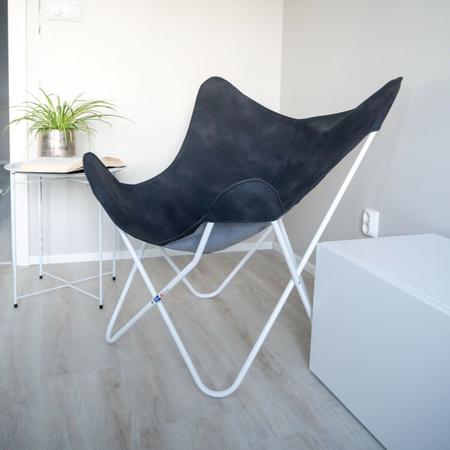 Varax lepakkotuoli 36A musta keinonahka/valkoinen