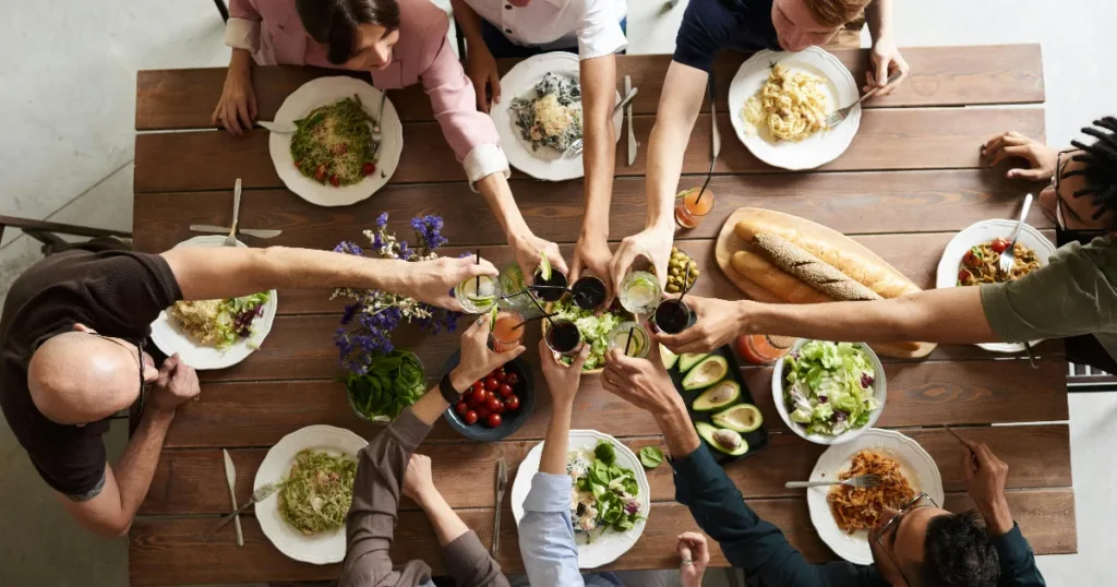 Paras 6-8 hengen ruokailuryhmä testi