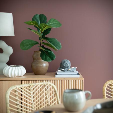 Lyyrafiikus oksa tekokasvi