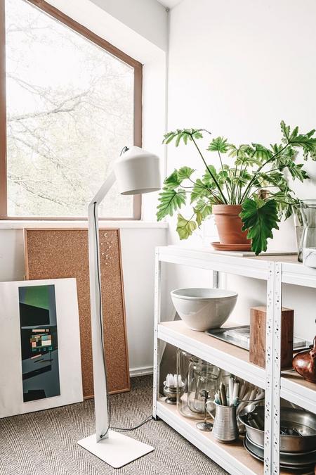 Innolux Pasila lattiavalaisin valkoinen