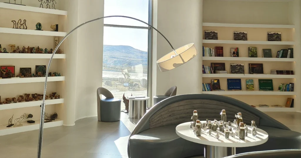 Paras kaari lattiavalaisin testi